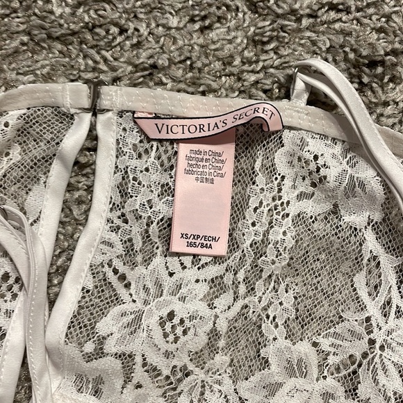 ✨BRAND NEW✨ Victoria’s Secret Ivory Lace Chemise Size XS - Picture 6 of 6